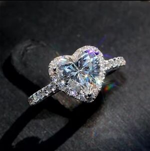 Luxury Silver Tone Heart Ring inlaid White Zircon StoneWedding Engagement Jewelr